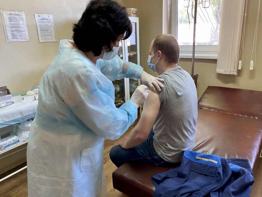 Працівникам ТОВ «Євро-Реконструкція» проводять вакцинацію від Covid-19